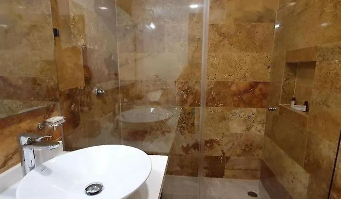 The Shore At 46th Luxury Apartahotel *